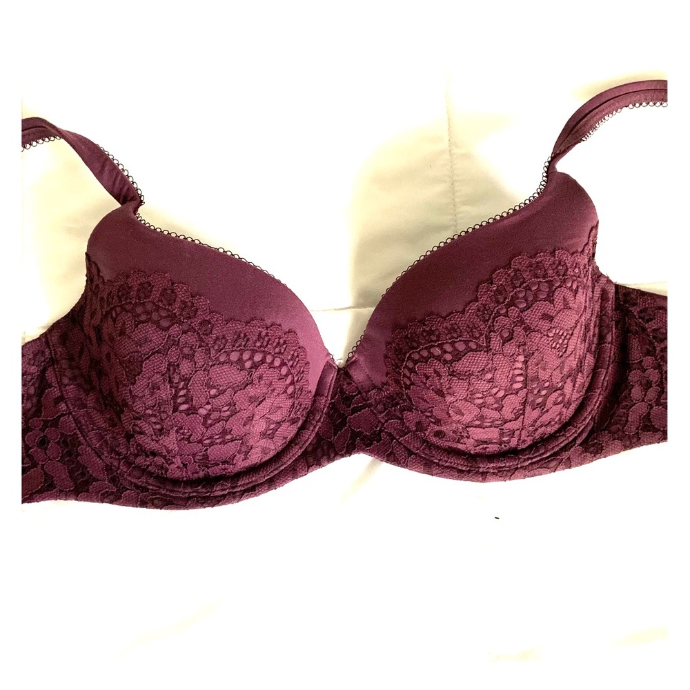 Victoria’s Secret bra lightly lined